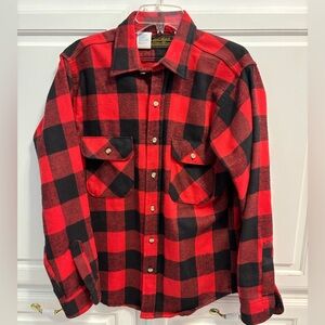 Eddie Bauer Buffalo Plaid Red Black Button Down  Flannel Shirt Men's Size Medium